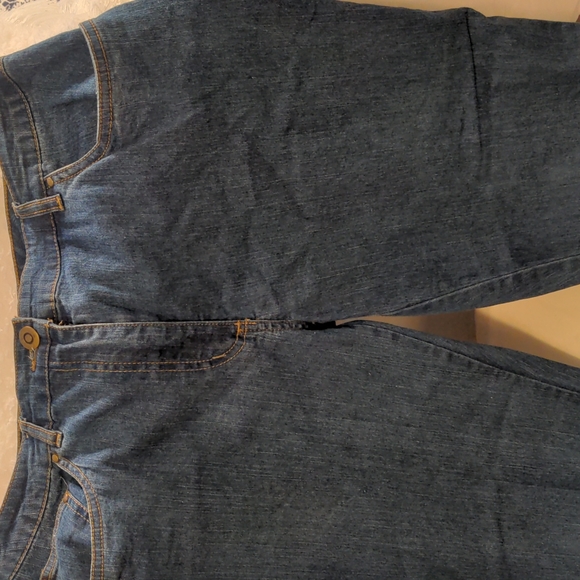 Ruby Rd Cropped Jeans - Picture 2 of 5